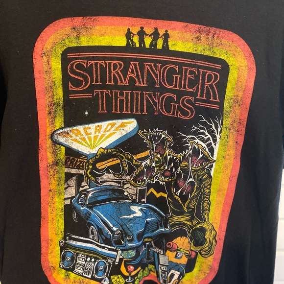 Stranger Things T-shirt Men Size Large Netflix - Picture 3 of 4